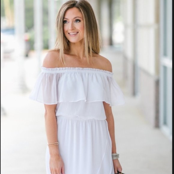 Xs Express Off-the-Shoulder White Lace Maxi Dress - Picture 3 of 6